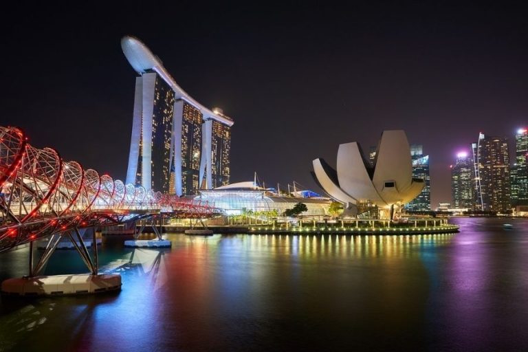 Awesome-things-to-do-in-Singapore-at-night